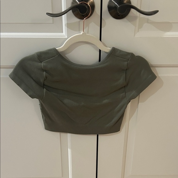 OFFLINE by Aerie Keyhole Crop Top - Picture 4 of 4